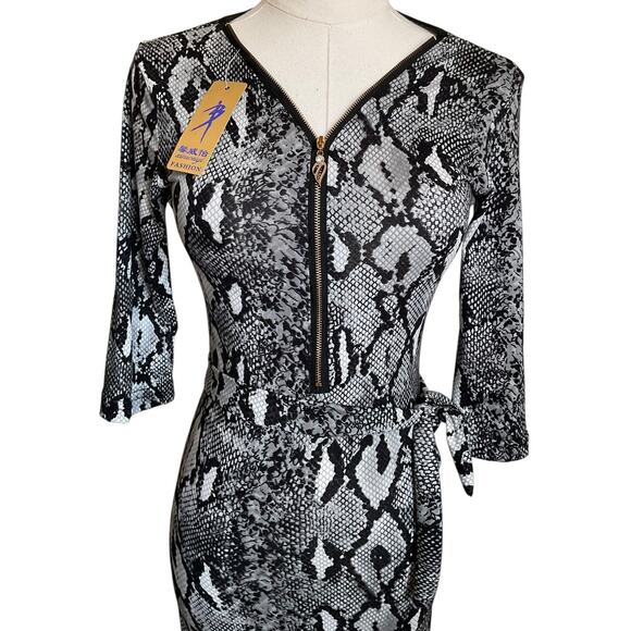 NWT Worth It Womens One Size Gray Black Dress Snake Print Zip Front Bodycon - Picture 11 of 13